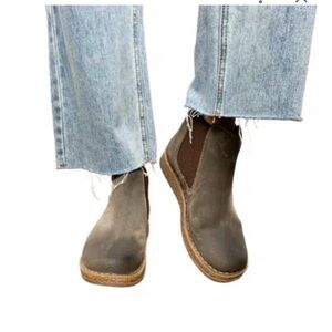 Born Brown Leather Casual Boots